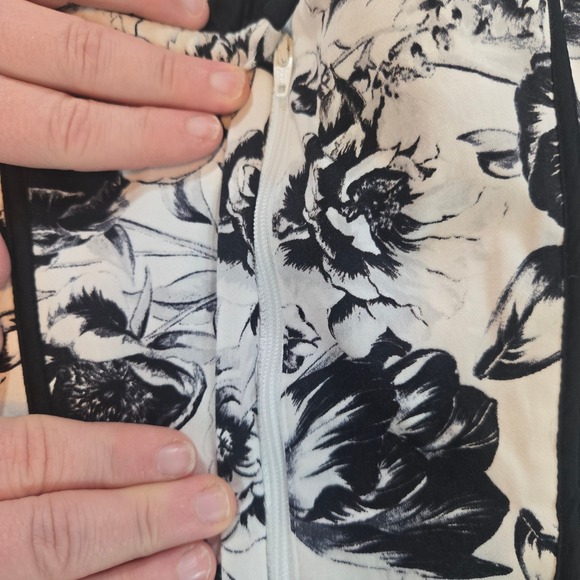 White House Black Market Floral Corset Top Strapless Black White Ruffle Size 6 - Picture 3 of 8